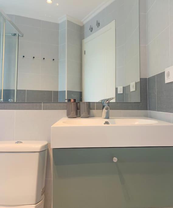 Atico Con Esplendida Terraza Apartman Comillas Kültér fotó